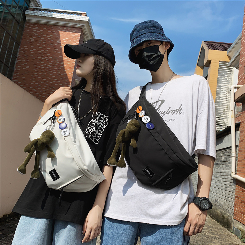 Τσάντα crossbody από νάιλον με θήκη με φερμουάρ — στυλ δρόμου