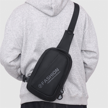 Muška kožna Chest Bag s USB punjenjem, uličnog stila, vodootporna i otporna na habanje, uzorak s slovima, podstava od poliestera