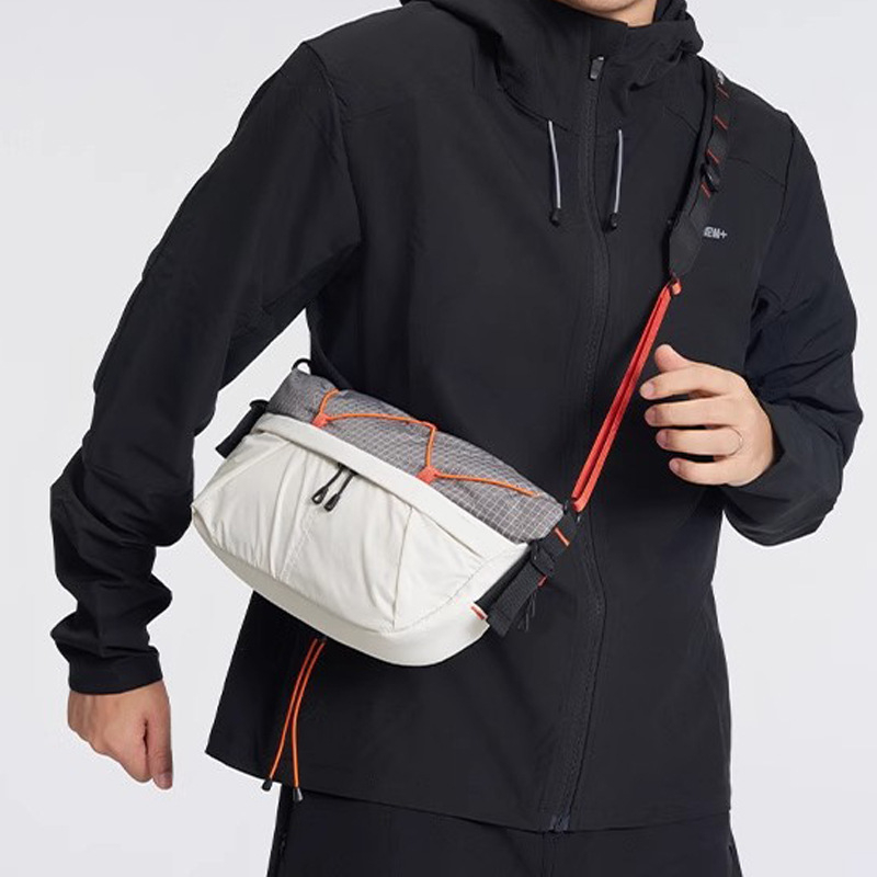 Muška crossbody torba za ramena (Poliesterska, horizontalni kvadratni oblik, zatvaranje na zatvarač, skrivena džepa sa zatvaračem i džep za telefon, vodootporna)