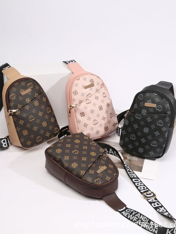 Torba za prsa / crossbody, svježeg i sladkog stila, PVC materijal, zatvaranje zipom, unutarnji džepovi: džep sa zatvaračem, džep za telefon, džep za ID