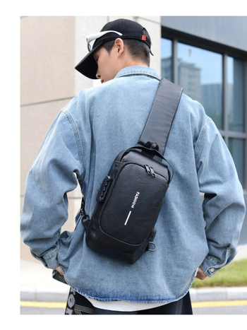 Férfi mellkasi táska — szabadidős utazási stílus, PU anyag, ultra könnyű, mintázat betűkkel, 2025 tavasz