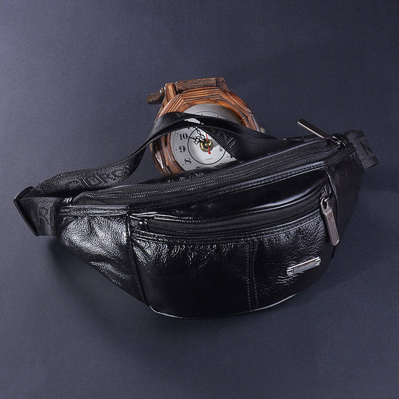 Férfi övtáska természetes bőrből, hold alakú, zipzárral záródó; belső rekeszek: zipzáras zseb, telefonzseb, identifikációs zseb, poliészter bélés