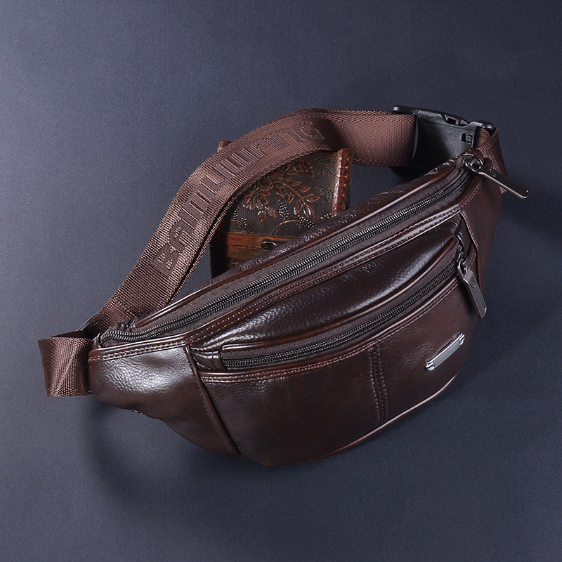 Férfi övtáska természetes bőrből, hold alakú, zipzárral záródó; belső rekeszek: zipzáras zseb, telefonzseb, identifikációs zseb, poliészter bélés