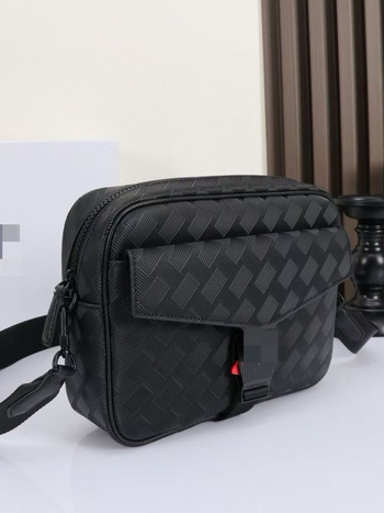 Pánska crossbody taška s kožným vonkajškom a podšívkou z hovädzej kože, bežné použitie, leto 2025