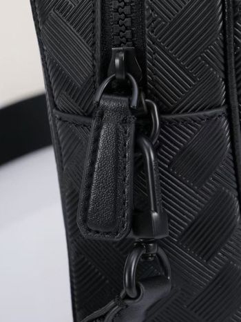 Pánska crossbody taška s kožným vonkajškom a podšívkou z hovädzej kože, bežné použitie, leto 2025