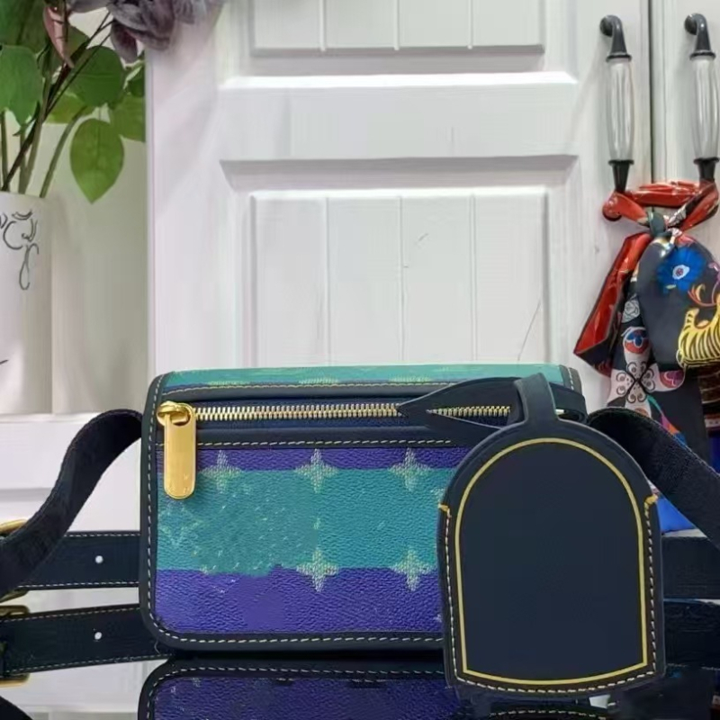 Muška crossbody torba, prava koža, gradski stil, laminirana džepna sa zipom, podstava od teleće kože