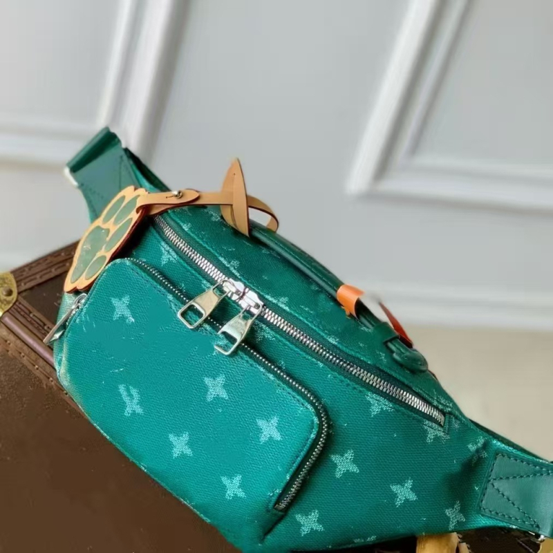 Muška crossbody torba, prava koža, gradski stil, laminirana džepna sa zipom, podstava od teleće kože
