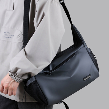 Muška crossbody torba - Ulični stil, Vodootporna, Prozračna, Otporna na habanje, Velik kapacitet