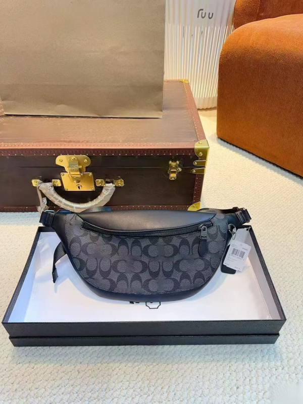 Muška chest bag preko prsa, PVC materijal, uzorak slova, poliester podstava, ležerni stil putovanja, proljeće 2024