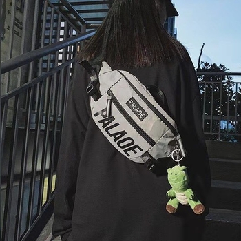 Muška crossbody torba, lagana za svakodnevnu upotrebu i za aktivnosti na otvorenom