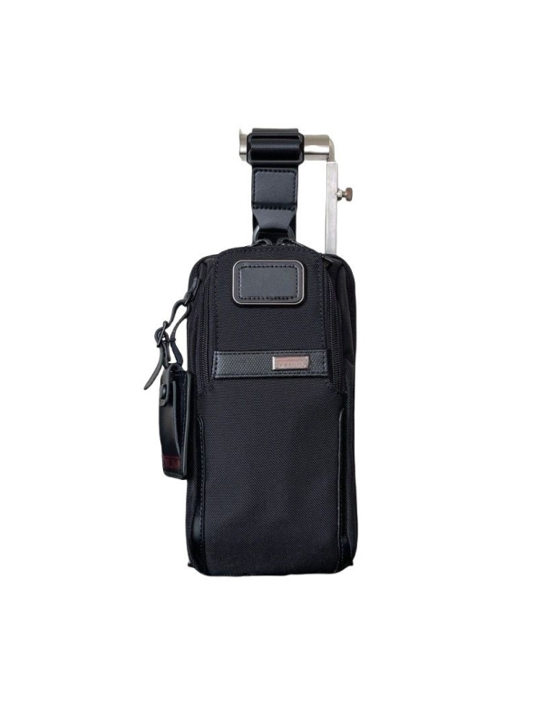 Muška torbica na ramenu od balističkog najlona - kompaktna, svestrana, urbanistički minimalistički stil, svakodnevna upotreba, proljeće 2024