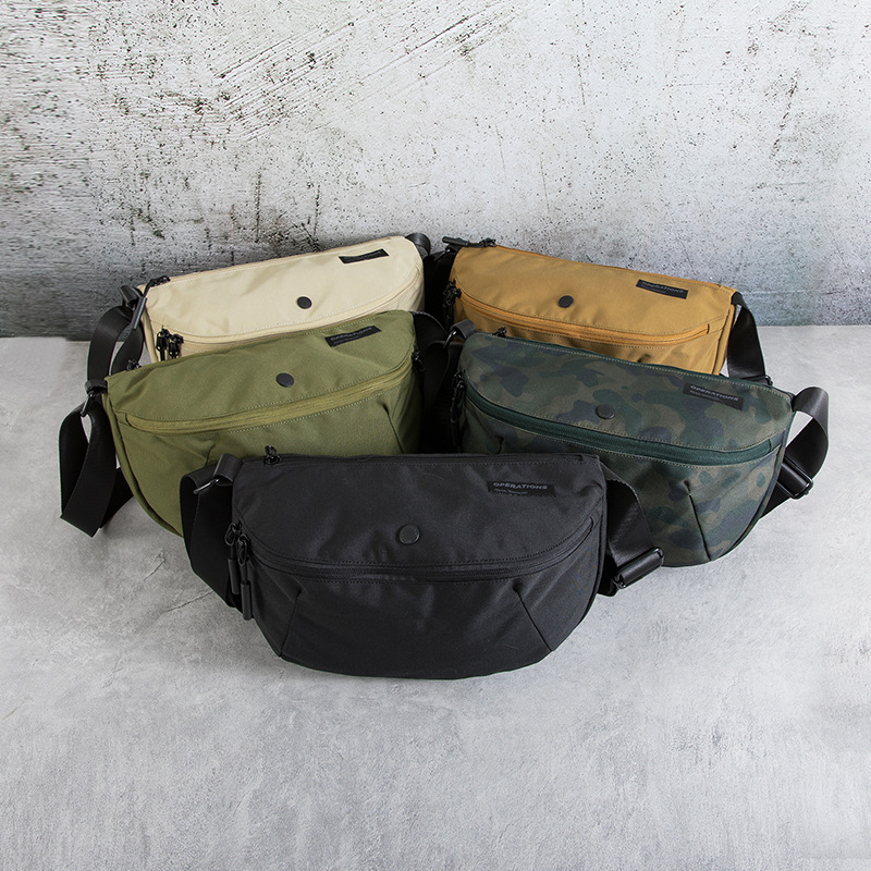 Muška platena crossbody torba – gradski stil, višefunkcionalna, jednobojni uzorak za putovanja