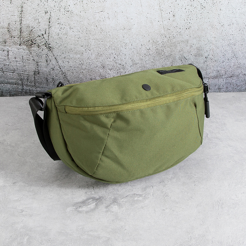 Muška platena crossbody torba – gradski stil, višefunkcionalna, jednobojni uzorak za putovanja