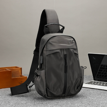 Geantă de piept pentru bărbați – nylon impermeabil, stil de călătorie pentru relaxare, căptușeală din poliester, primăvara 2025