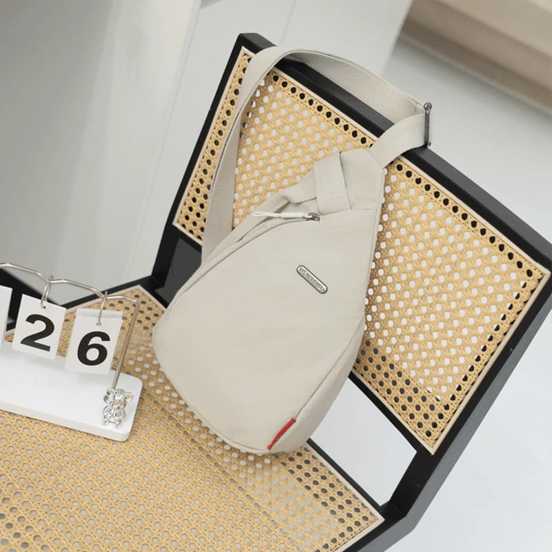 Geantă de piept pentru bărbați din nylon, stil proaspăt și plăcut, model monocrom, pentru călătorii de relaxare