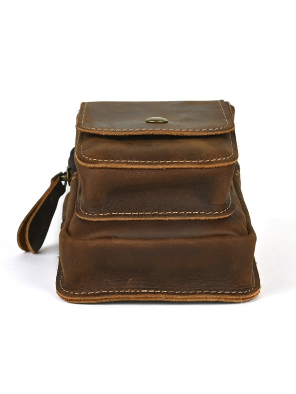 Férfi övtáska valódi bőrből, első réteg marhabőrből, kopásálló kivitel, egyszínű dizájn, bélése bőr