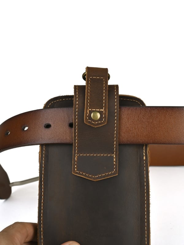 Férfi övtáska valódi bőrből, első réteg marhabőrből, kopásálló kivitel, egyszínű dizájn, bélése bőr