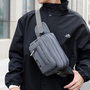 Geantă pentru piept bărbați – crossbody, stil stradal, film din piele, Ultra-ușoară, rezistentă la uzură, cu mai multe compartimente, căptușită poliester
