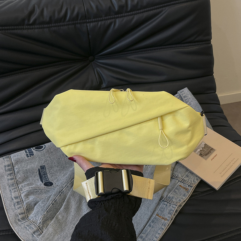 Geantă de piept pentru bărbați, stil urban minimalist, nailon, rezistentă, buzunar pentru laptop de 8 inci