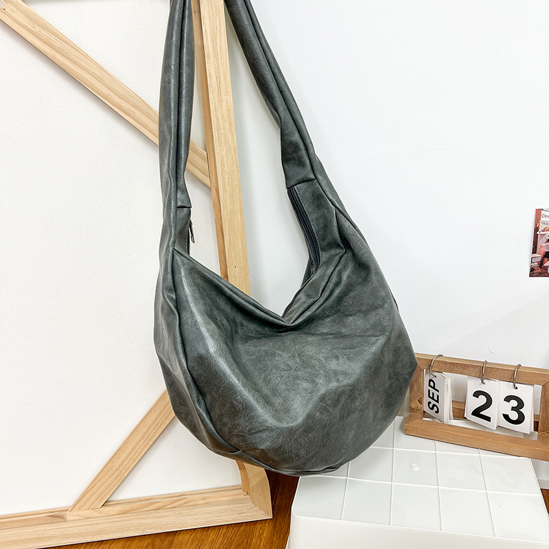 Muška crossbody torba uličnog stila, PU materijal, vodootporna, podstava od poliestera-pamuka, jednobojna