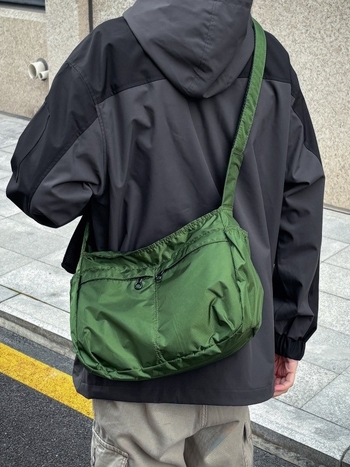 Férfi válltáska – nylon, poliészter bélés, KAMUANG Márka, egyszínű minta, ultrakönnyű