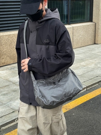 Férfi válltáska – nylon, poliészter bélés, KAMUANG Márka, egyszínű minta, ultrakönnyű