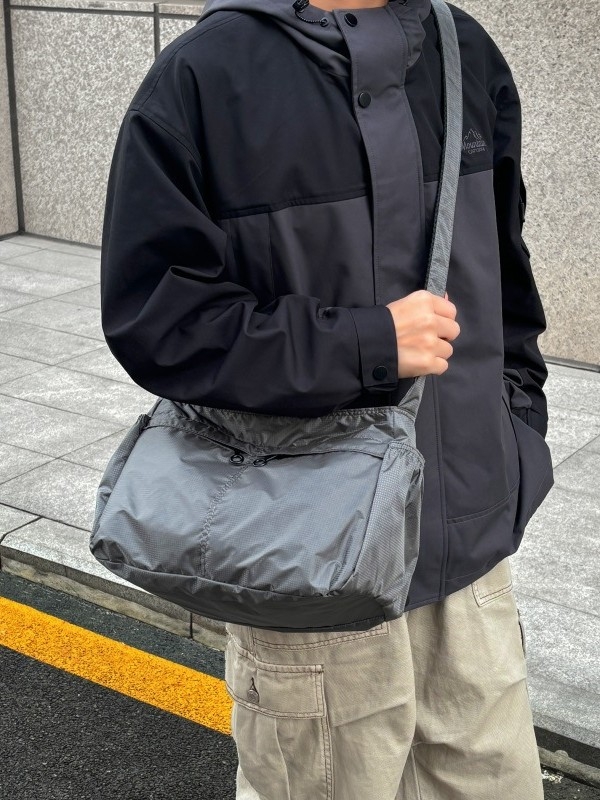 Férfi válltáska – nylon, poliészter bélés, KAMUANG Márka, egyszínű minta, ultrakönnyű