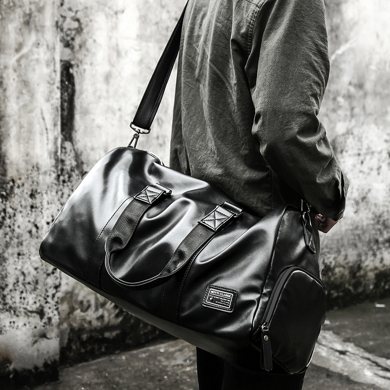 Férfi utazótáska – száraz/nedves elválasztás, PU bőr, egyszínű minta, városi minimalist stílus, ősz 2025