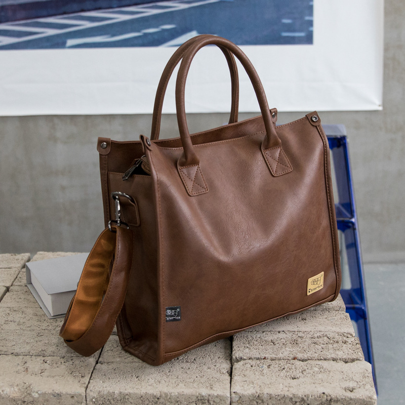 PU bőrből készült férfi messenger táska, vízszintes négyzet alakú, cipzáras záródás, kompatibilis 16 hüvelykes laptophoz, belső zsebek