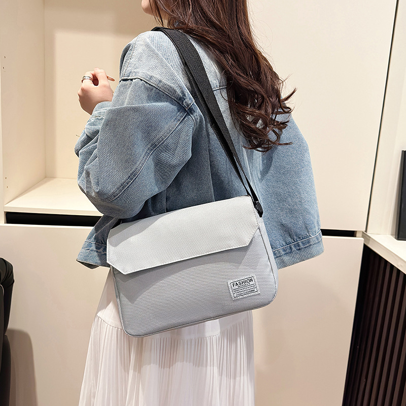 Muška torba preko ramena — gradska jednostavnost, velika kapacitet, lagana za nošenje, crossbody; vanjska najlonska tkanina, podstava od poliestera; prozračna, vodoodbojna, ultra lagana, otporna na habanje
