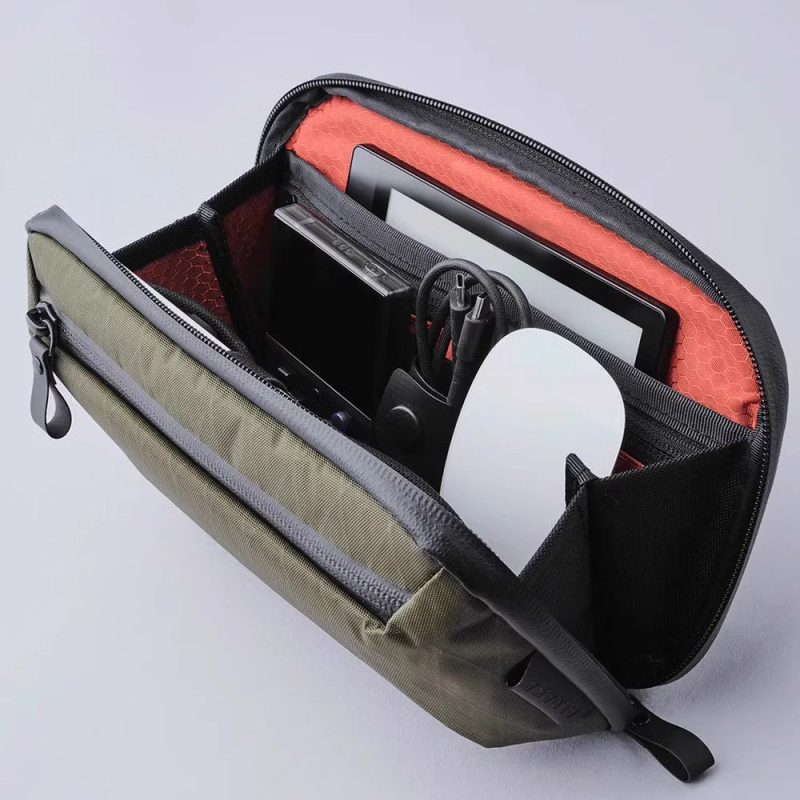 Pánska nylonová crossbody taška, mestský štýl, vodeodolná a odolná voči opotrebeniu, polyesterová podšívka, značka Dkallee (Nylon; Vodeodolnosť; Odolnosť voči opotrebeniu; Mestský štýl; Polyesterová podšívka)