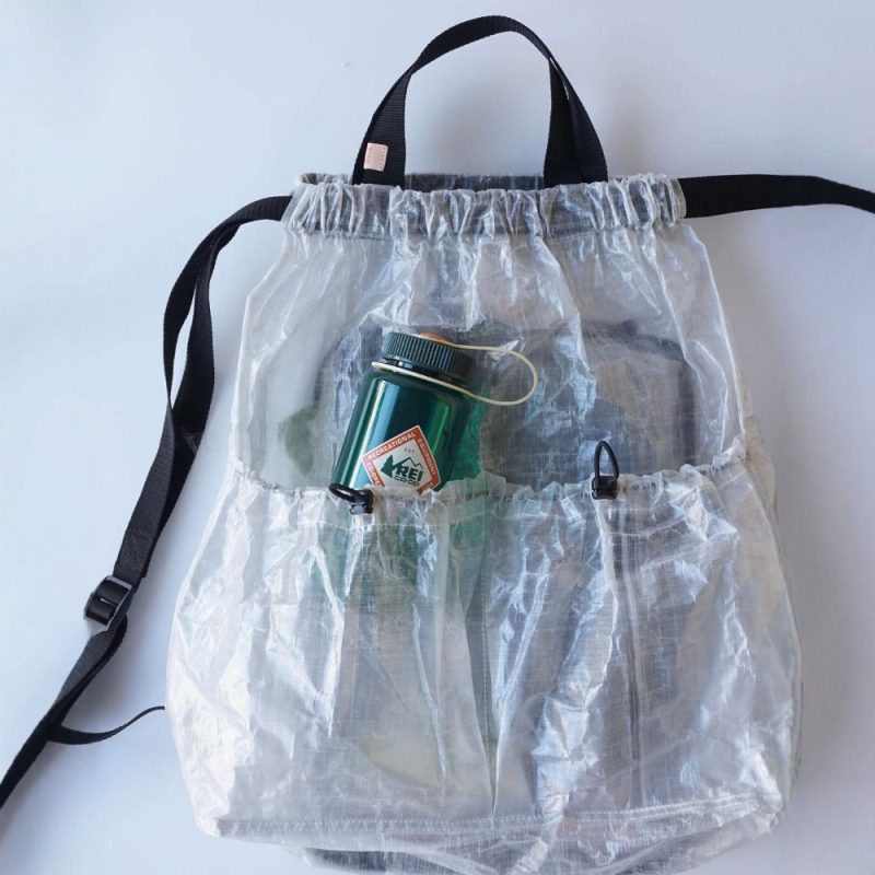 Crossbody cestovná taška, mestský minimalistický štýl, podšívka z plátna, denné použitie, jar 2024