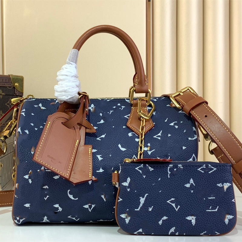 Boston Pillow taška z pravej kože – unisex, objem 20–35 L, nepremokavá a antibakteriálna, podšívka z plátna