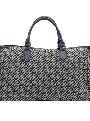 Putna torba – stilna i lagana, unisex dizajn; kapacitet 20–35 l, materijal tkanina, prozračna