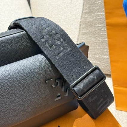 Muška crossbody torba od prave kože s geometrijskim uzorkom, unutrašnja podstava Oxford tkanina, gradski stil.