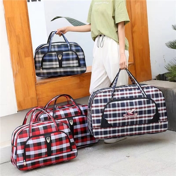 Uniszex vászon utazótáska kockás mintával, Modell 030, szabadidős utazásokhoz