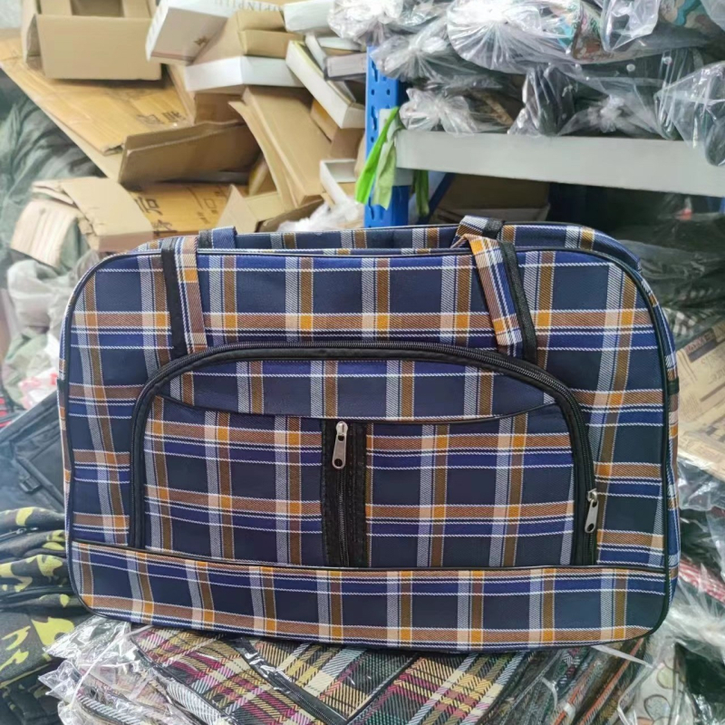 Uniszex vászon utazótáska kockás mintával, Modell 030, szabadidős utazásokhoz