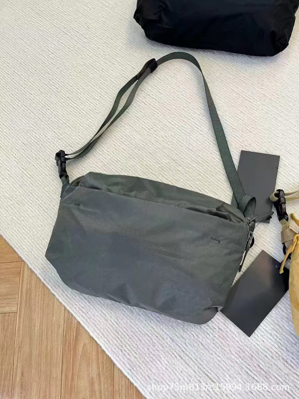 Muška crossbody torba za putovanja, najlon, prozračna, ultra lagana, otporna na habanje, podstava od najlona