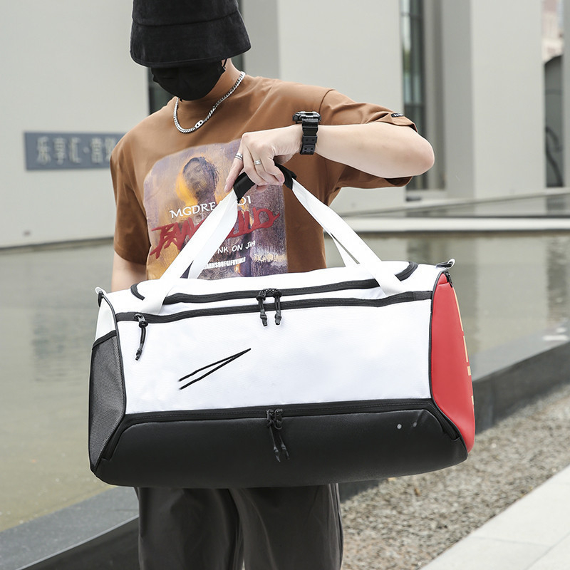 Utazó hátizsák 20–35 L kapacitással, száraz-nedves elválasztás, külön cipőrekesz, légáteresztő, könnyű Oxford anyagból