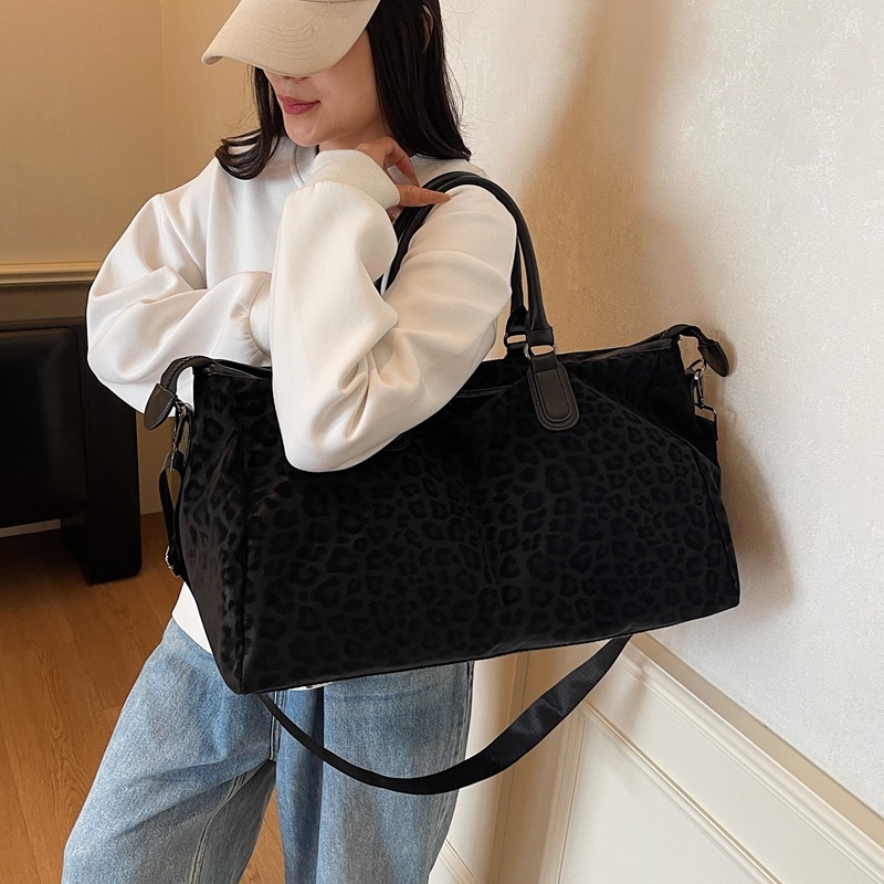 Cestovna crossbody torba s leopardnim uzorkom od najlona, kapacitet 20–35L, opušten stil, unisex