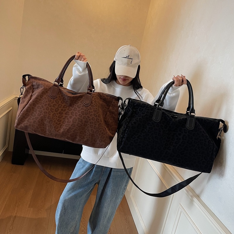 Cestovna crossbody torba s leopardnim uzorkom od najlona, kapacitet 20–35L, opušten stil, unisex