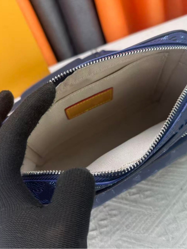 Muška torba preko ramena, lagana, PVC vanjski materijal, podstava od poliestera, kompatibilna s 8-inčnim prijenosnikom, za svakodnevnu uporabu