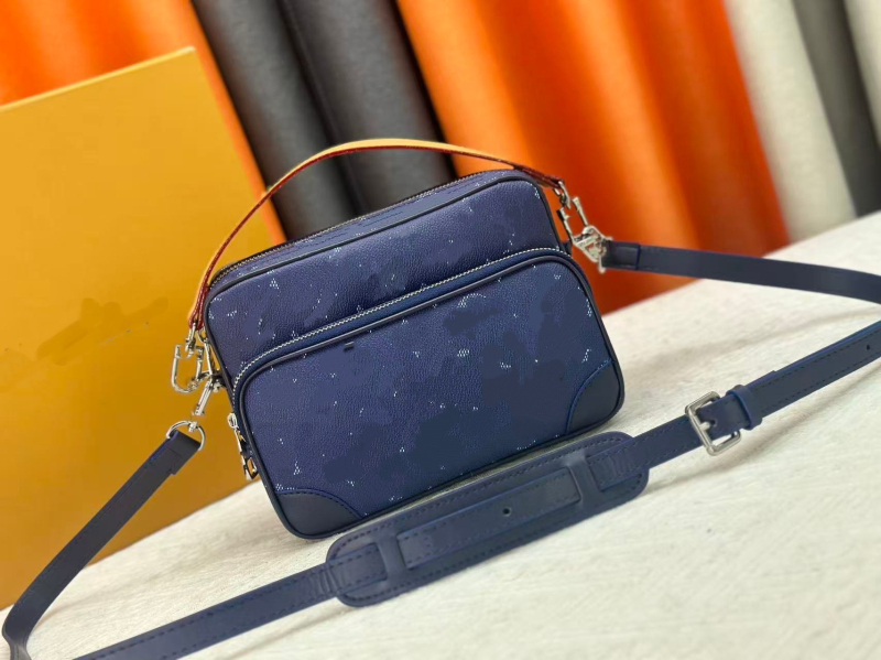 Muška torba preko ramena, lagana, PVC vanjski materijal, podstava od poliestera, kompatibilna s 8-inčnim prijenosnikom, za svakodnevnu uporabu