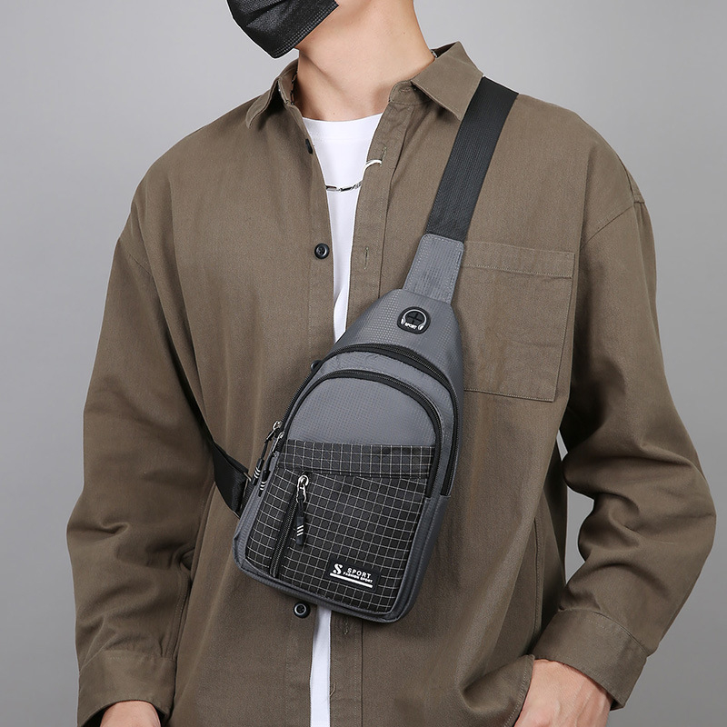Muška crossbody torba, gradski stil, najlonski materijal, kompatibilna s 8-inčnim prijenosnikom, kontrastni dizajn