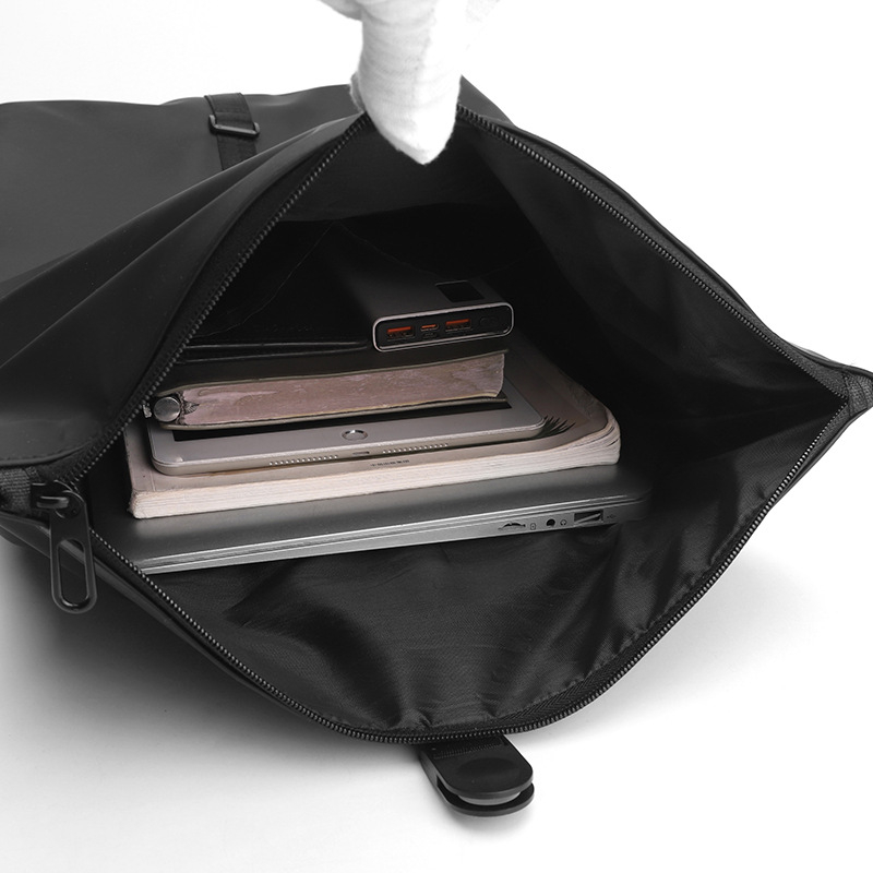 Muška crossbody torba s jednim remenom, gradski street stil, Oxford materijal, kapacitet 20–35 L, pogodna za 8-inčni prijenosnik