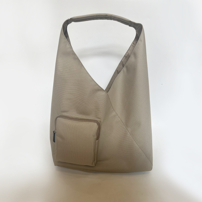 Crossbody torba u urbanom minimalističkom stilu, poliester materijal, tote stil, velik kapacitet, jedna naramenica