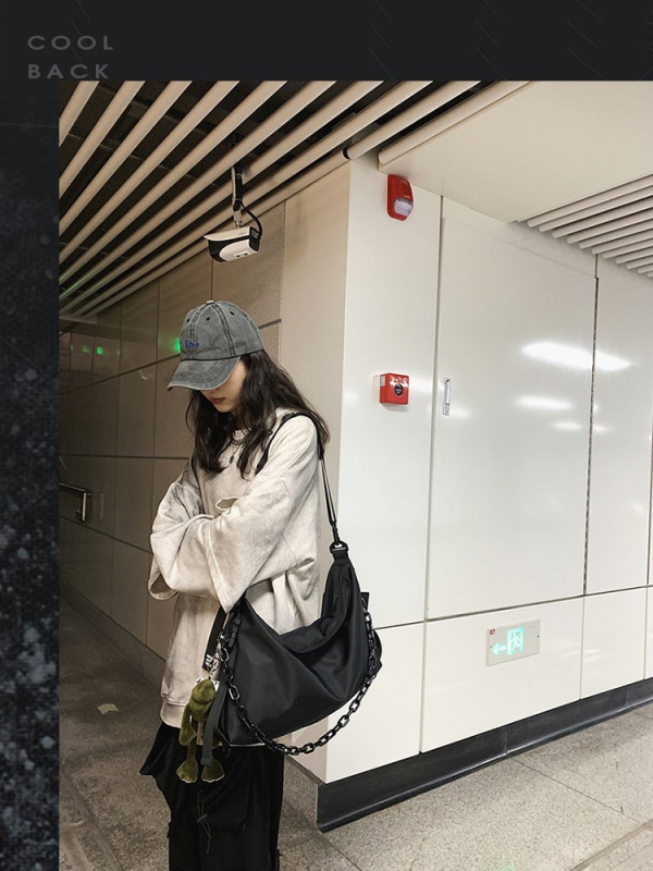 Unisex nylon tote torba, street trend stil, horizontalni kvadratni oblik, zatvarač