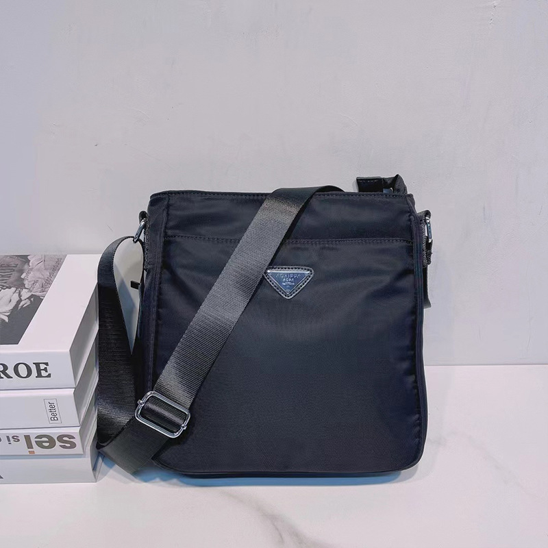 Muška crossbody torba - vodootporna Oxford tkanina, vertikalni kvadratni oblik, zatvaranje na zip, pogodno za 11-inčni laptop, unutarnji pretinci: zip pretinac, džep za telefon, ID