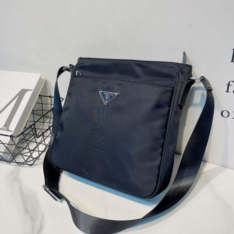 Muška crossbody torba - vodootporna Oxford tkanina, vertikalni kvadratni oblik, zatvaranje na zip, pogodno za 11-inčni laptop, unutarnji pretinci: zip pretinac, džep za telefon, ID