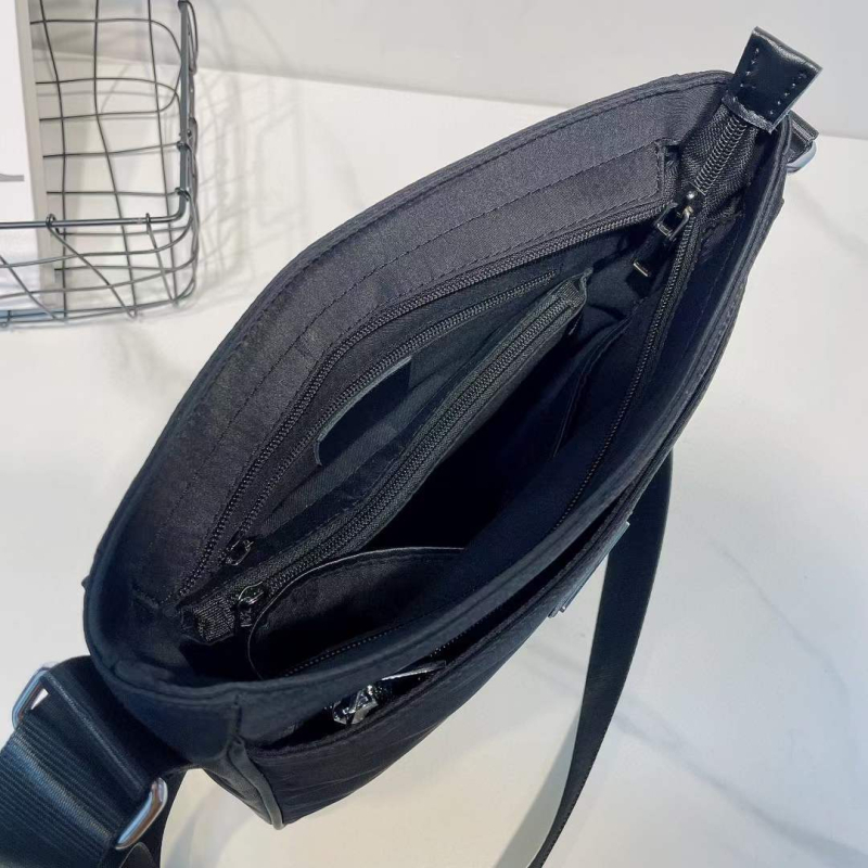 Muška crossbody torba - vodootporna Oxford tkanina, vertikalni kvadratni oblik, zatvaranje na zip, pogodno za 11-inčni laptop, unutarnji pretinci: zip pretinac, džep za telefon, ID